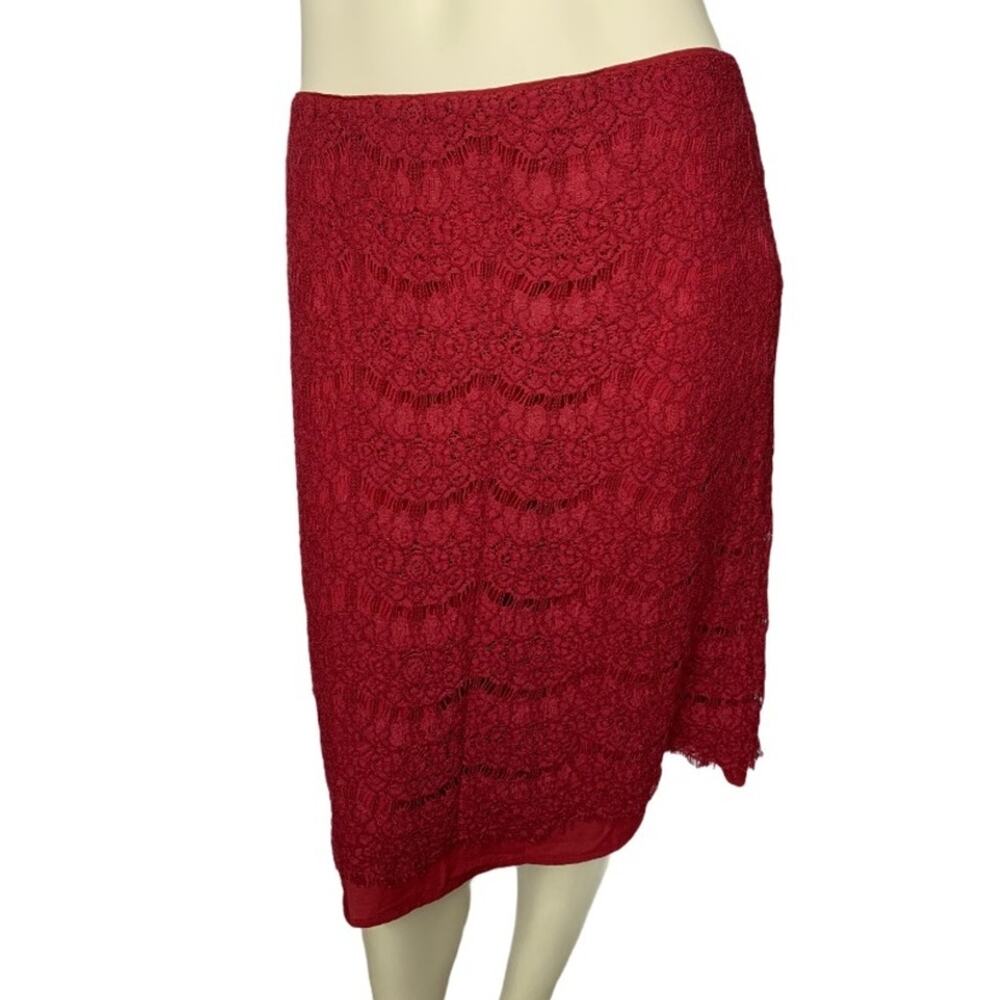 Forever 21 Contemporary Large burgundy red lace overlay skirt brass zip back